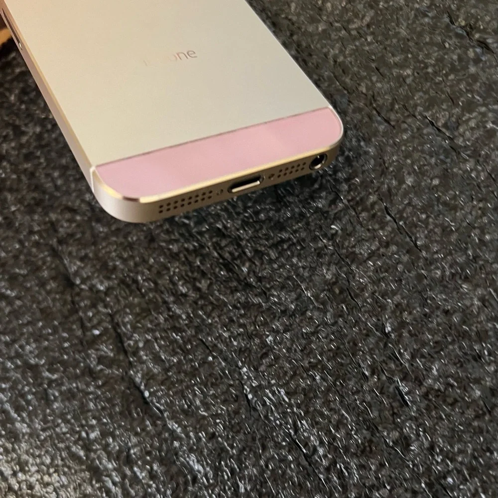 iPhone 5se 1st Gen 32gb Gold Housing + Pink Top /Bottom glass Factory Unlocked